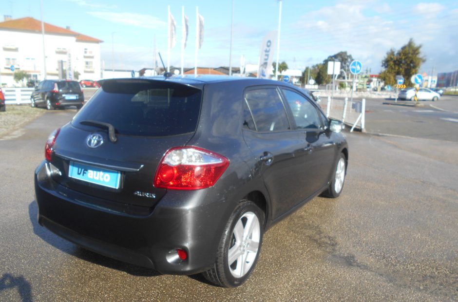 Toyota Auris 1.4 D-4D DYNAMIC