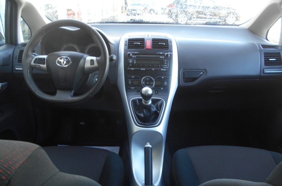 Toyota Auris 1.4 D-4D DYNAMIC