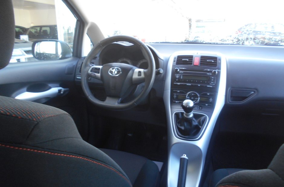 Toyota Auris 1.4 D-4D DYNAMIC