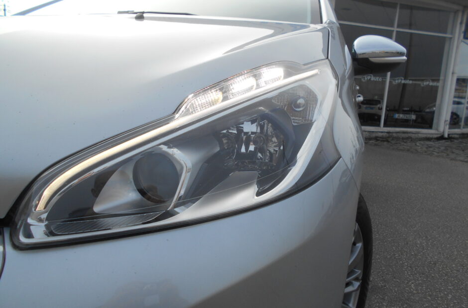 Peugeot 208 1.6 BlueHDI Allure