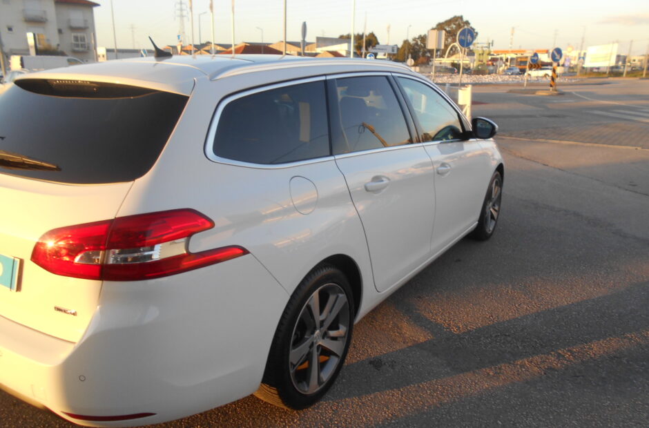 Peugeot 308 SW 1.6 HDI Feline